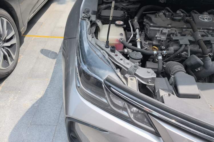 Used Toyota Corolla 2021 Dual-Motor 1.8L E-CVT Elite Edition Engine Bay Right