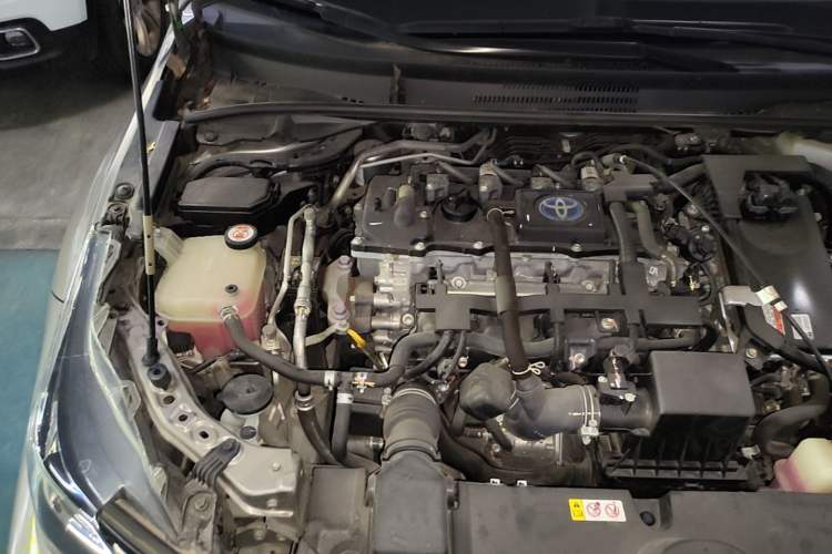 Used Toyota Corolla 2021 Dual-Motor 1.8L E-CVT Elite Edition Engine Bay Right