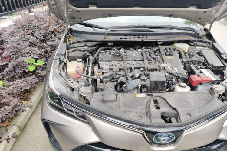 Used Toyota Corolla 2021 Dual-Motor 1.8L E-CVT Elite Edition Engine Bay Right