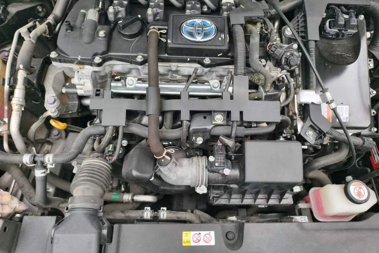 Used Toyota Corolla 2021 Dual-Motor 1.8L E-CVT Elite Edition Engine Bay