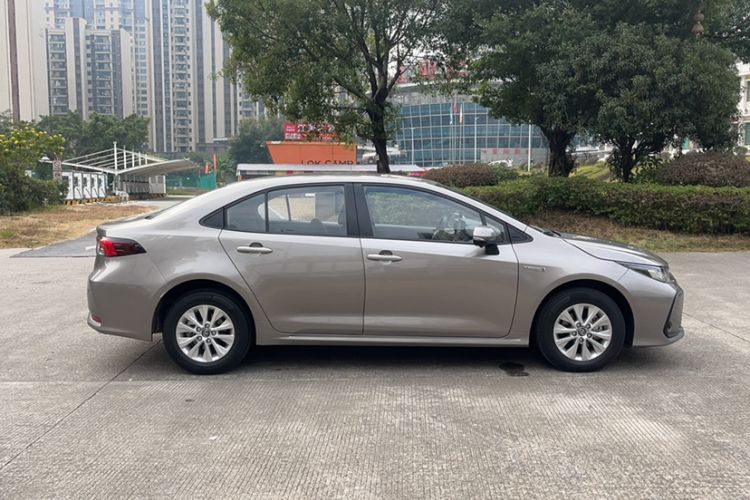 Used Toyota Corolla 2021 Dual-Engine 1.8L E-CVT Pioneer Edition Exterior 4