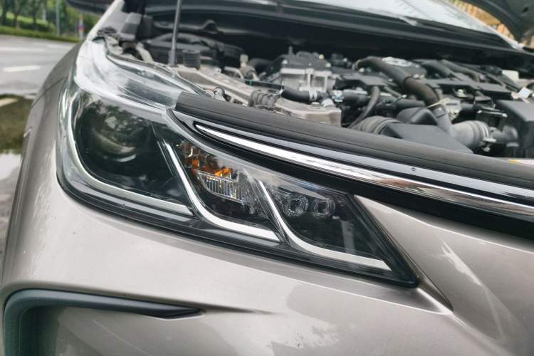 Used Toyota Corolla 2021 Dual-Motor 1.8L E-CVT Elite Edition Exterior 6