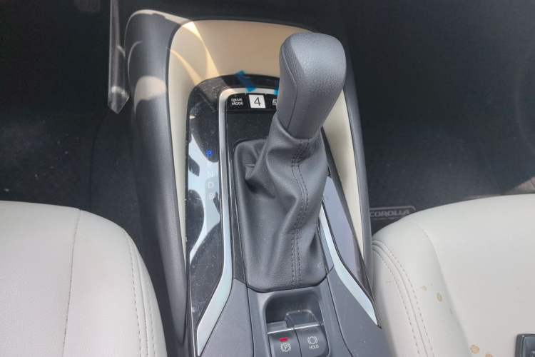 Used Toyota Corolla 2021 Dual-Motor 1.8L E-CVT Elite Edition Gear Lever