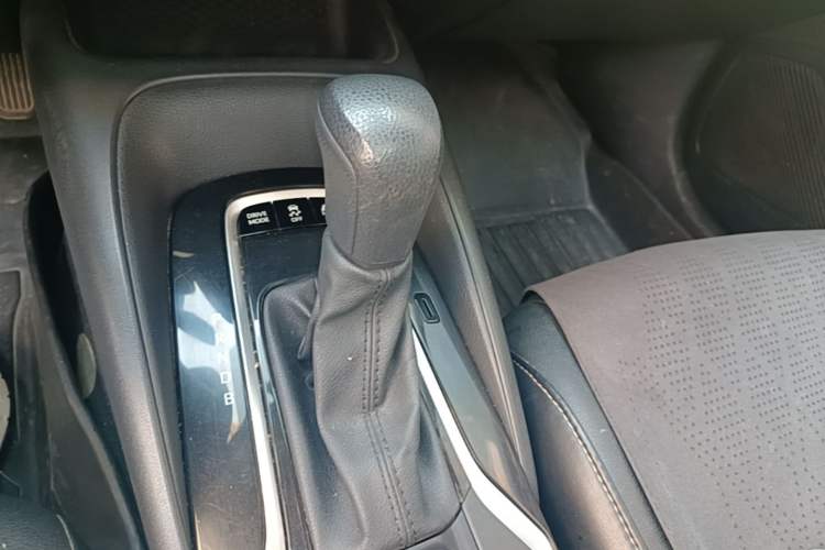 Used Toyota Corolla 2021 Dual-Motor 1.8L E-CVT Elite Edition Gear Lever