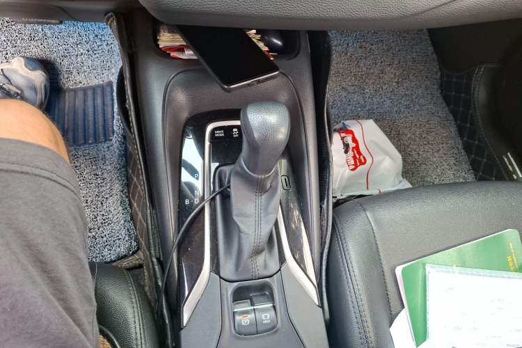 Used Toyota Corolla 2021 Dual-Motor 1.8L E-CVT Elite Edition Gear Lever