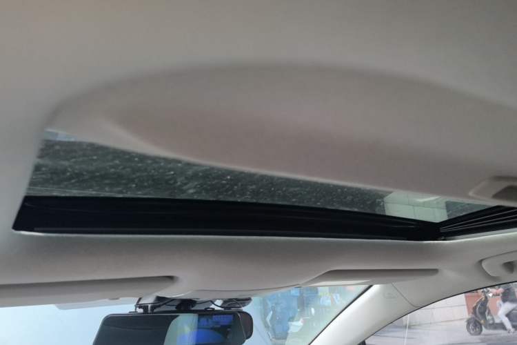 Used Toyota Corolla 2021 Dual-Motor 1.8L E-CVT Elite Edition Headliner