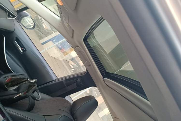 Used Toyota Corolla 2021 Dual-Motor 1.8L E-CVT Elite Edition Headliner