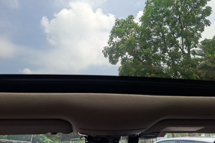 Used Toyota Corolla 2021 Dual-Motor 1.8L E-CVT Elite Edition Headliner