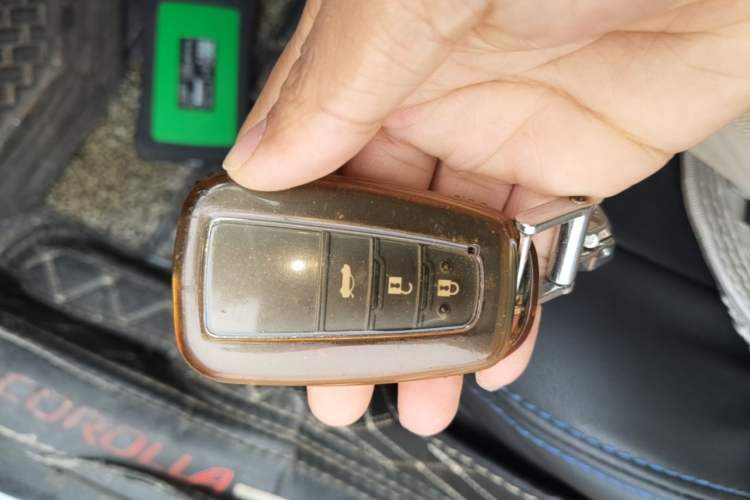 Used Toyota Corolla 2021 Dual-Motor 1.8L E-CVT Elite Edition Interior 1