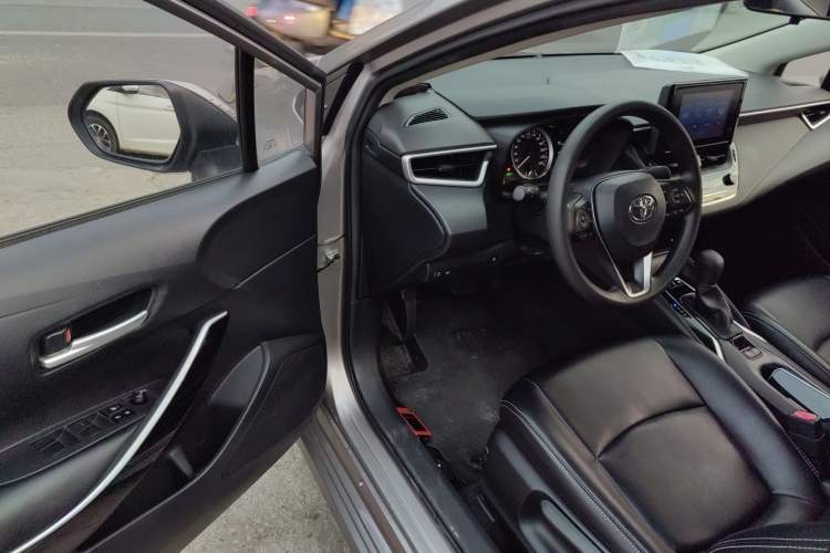Used Toyota Corolla 2021 Dual-Engine 1.8L E-CVT Pioneer Edition Interior 3