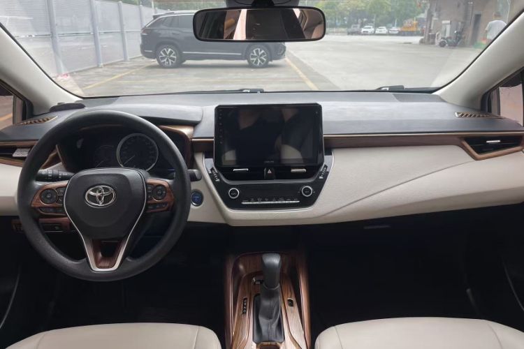 Used Toyota Corolla 2021 Dual-Engine 1.8L E-CVT Pioneer Edition Interior 4