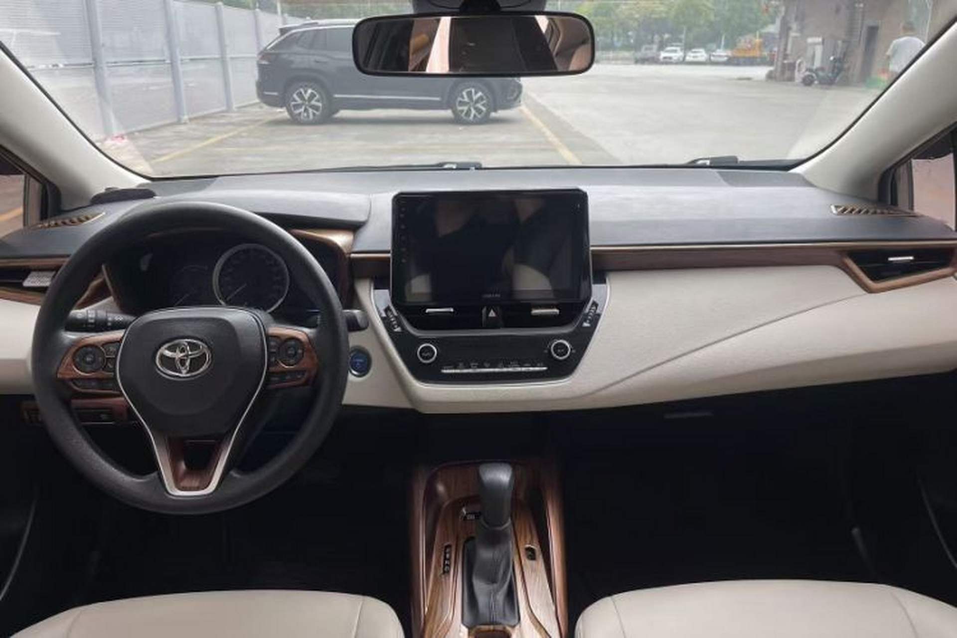 Used Toyota Corolla 2021 Dual-Engine 1.8L E-CVT Pioneer Edition Interior 4