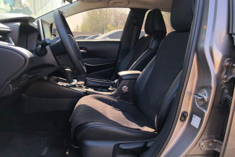 Used Toyota Corolla 2021 Dual-Motor 1.8L E-CVT Elite Edition Left Front Seat