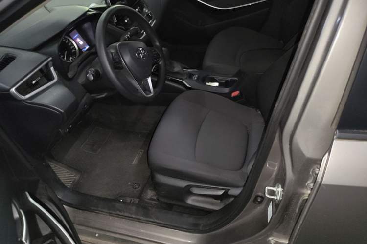 Used Toyota Corolla 2021 Dual-Motor 1.8L E-CVT Elite Edition Left Front Seat