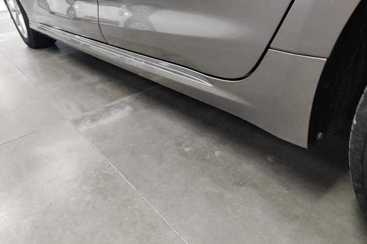 Used Toyota Corolla 2021 Dual-Motor 1.8L E-CVT Elite Edition Left Side Sill