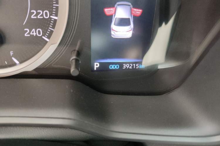 Used Toyota Corolla 2021 1.2T S-CVT Pioneer Edition Odometer Close Up