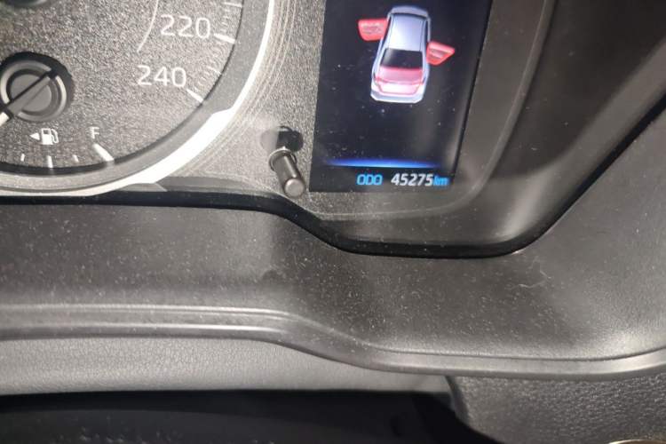 Used Toyota Corolla 2021 1.2T S-CVT Pioneer PLUS Edition Odometer Close Up