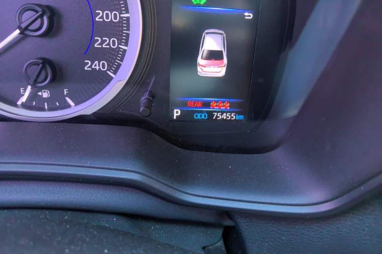 Used Toyota Corolla 2021 Dual-Motor 1.8L E-CVT Elite Edition Odometer Close Up