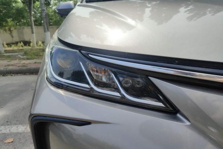 Used Toyota Corolla 2021 1.2T S-CVT Pioneer Edition Right Front Headlight