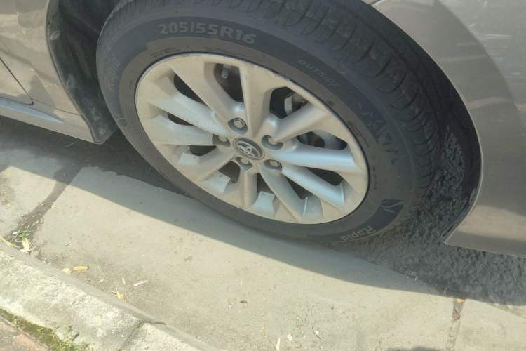 Used Toyota Corolla 2021 Dual-Motor 1.8L E-CVT Elite Edition Right Front Wheel Hub