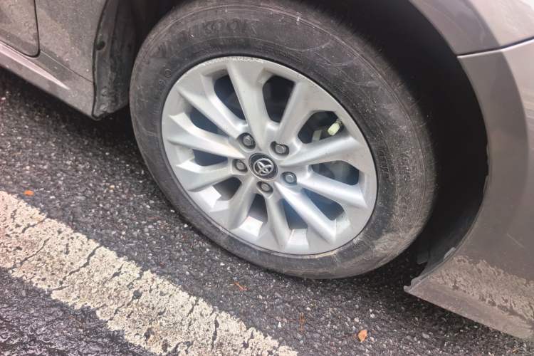 Used Toyota Corolla 2021 Dual-Motor 1.8L E-CVT Elite Edition Right Front Wheel Hub