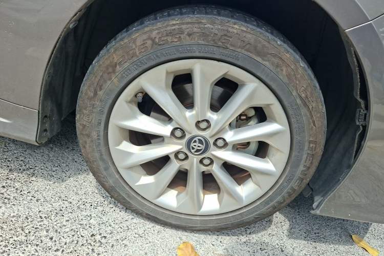 Used Toyota Corolla 2021 Dual-Motor 1.8L E-CVT Elite Edition Right Front Wheel Hub