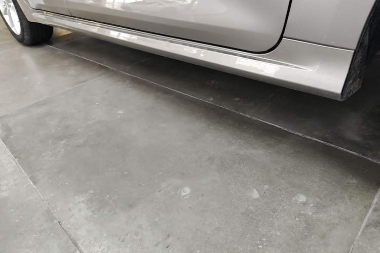 Used Toyota Corolla 2021 Dual-Motor 1.8L E-CVT Elite Edition Right Side Sill