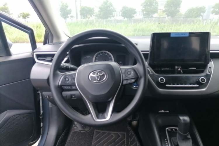 Used Toyota Corolla 2021 Dual-Engine 1.8L E-CVT Pioneer Edition Steering Wheel