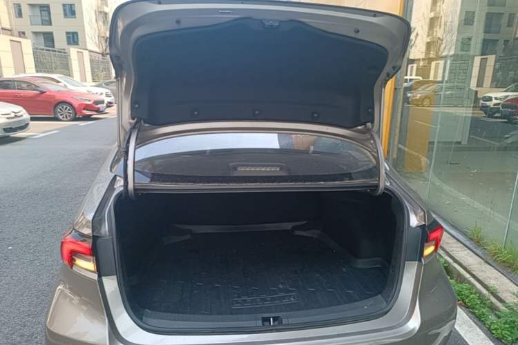 Used Toyota Corolla 2021 Dual-Motor 1.8L E-CVT Elite Edition Trunk