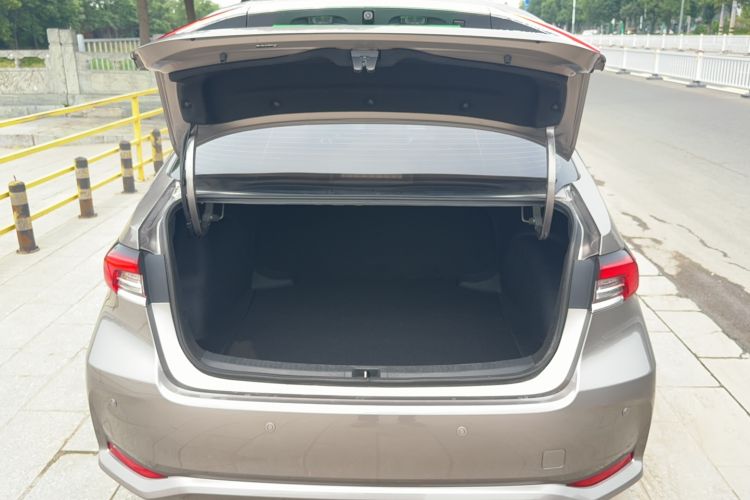 Used Toyota Corolla 2021 Dual-Motor 1.8L E-CVT Elite Edition Trunk