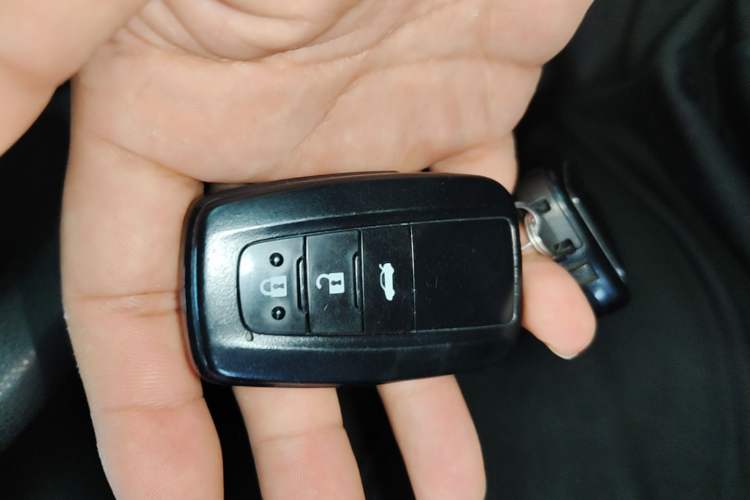 Used Toyota Corolla 2021 Dual-Motor 1.8L E-CVT Elite Edition Vehicle Key