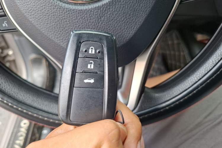 Used Toyota Corolla 2021 Dual-Motor 1.8L E-CVT Elite Edition Vehicle Key