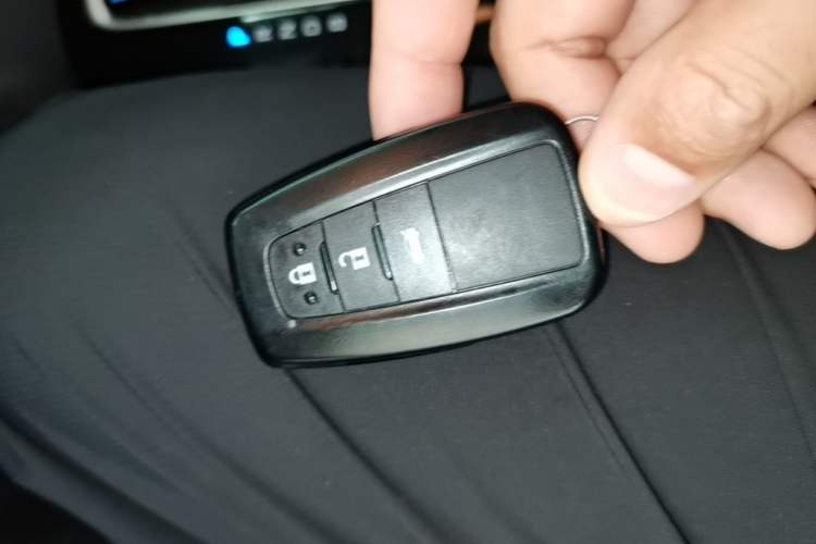 Used Toyota Corolla 2021 Dual-Motor 1.8L E-CVT Elite Edition Vehicle Key