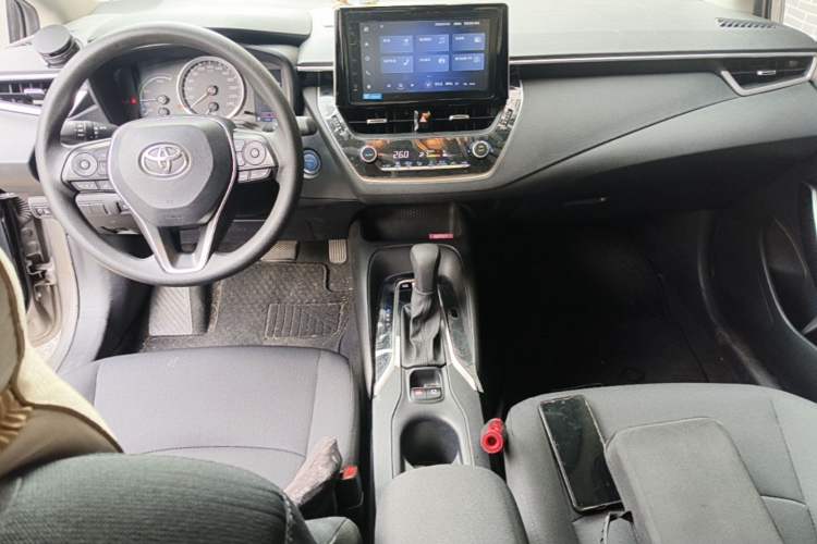 Used Toyota Corolla 2021 Dual-Motor 1.8L E-CVT Elite Edition Center Console