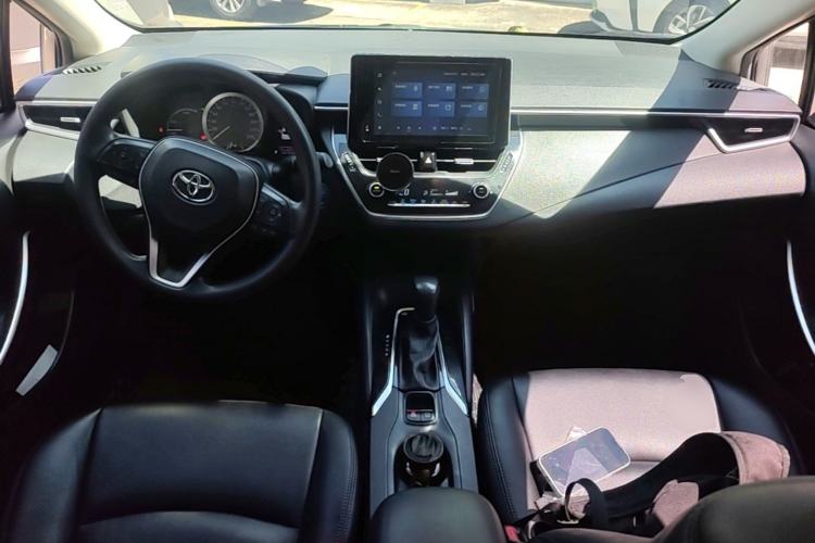 Used Toyota Corolla 2021 Dual-Motor 1.8L E-CVT Elite Edition Center Console