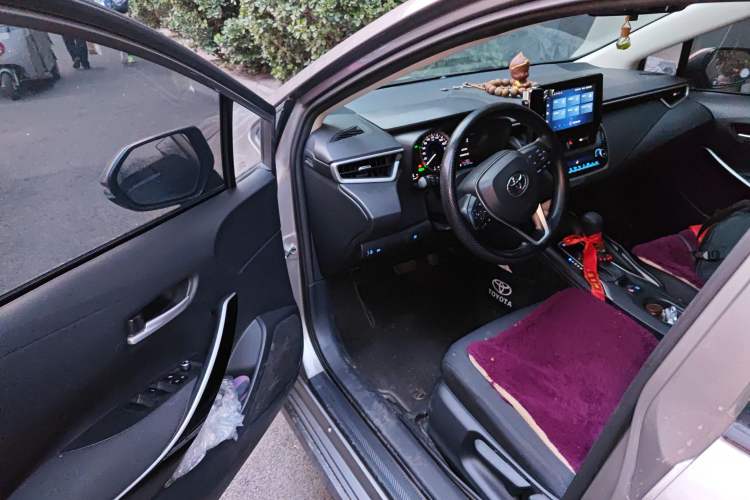 Used Toyota Corolla 2021 Dual-Motor 1.8L E-CVT Elite Edition Driver Seat