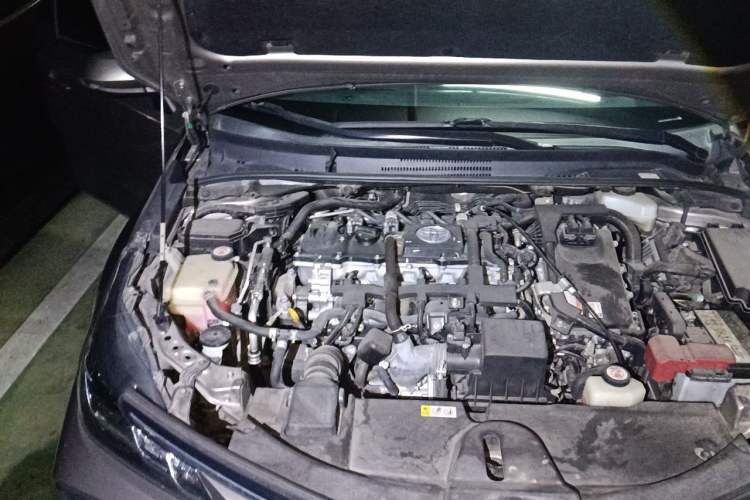 Used Toyota Corolla 2021 Dual-Motor 1.8L E-CVT Elite Edition Engine Bay Right