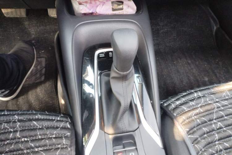 Used Toyota Corolla 2021 Dual-Motor 1.8L E-CVT Elite Edition Gear Lever