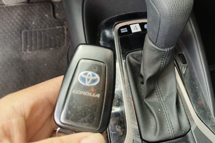 Used Toyota Corolla 2021 Dual-Motor 1.8L E-CVT Elite Edition Interior 1