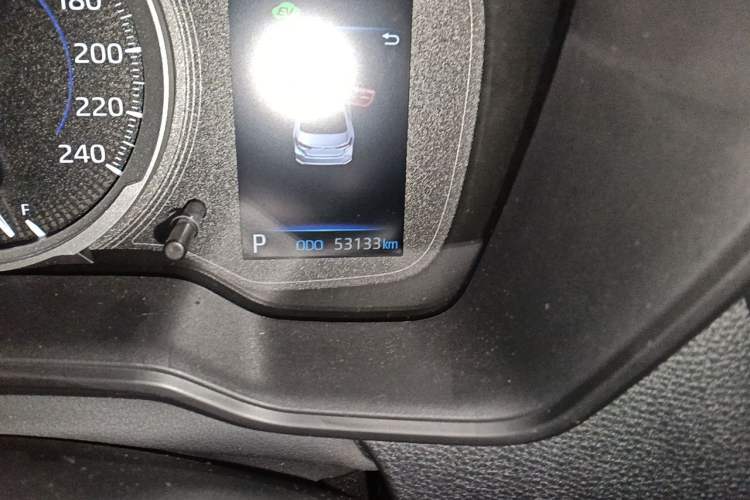 Used Toyota Corolla 2021 Dual-Motor 1.8L E-CVT Elite Edition Odometer Close Up