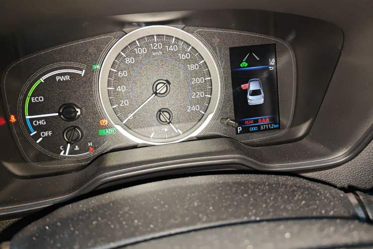Used Toyota Corolla 2021 Dual-Motor 1.8L E-CVT Elite Edition Odometer Close Up