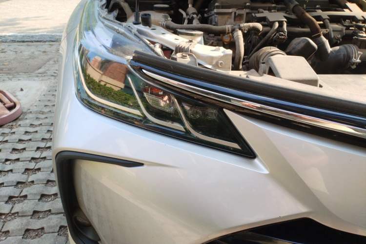 Used Toyota Corolla 2021 Dual-Motor 1.8L E-CVT Elite Edition Right Front Headlight