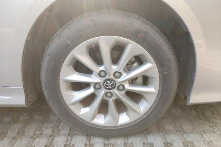 Used Toyota Corolla 2021 Dual-Motor 1.8L E-CVT Elite Edition Right Front Wheel Hub