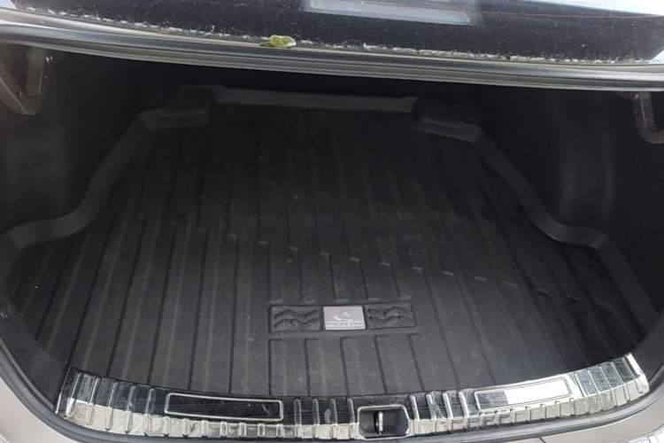 Used Toyota Corolla 2021 Dual-Motor 1.8L E-CVT Elite Edition Trunk