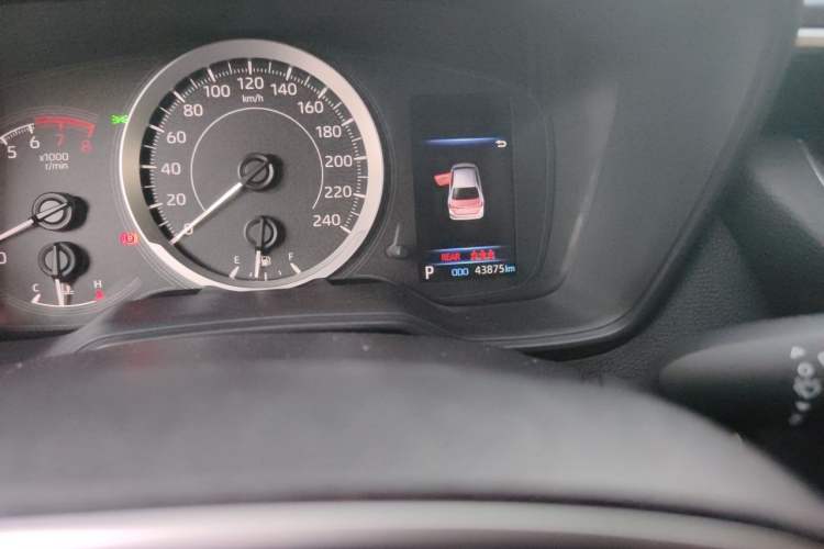 Used Toyota Corolla 2021 1.2T S-CVT Luxury Edition Odometer Close Up