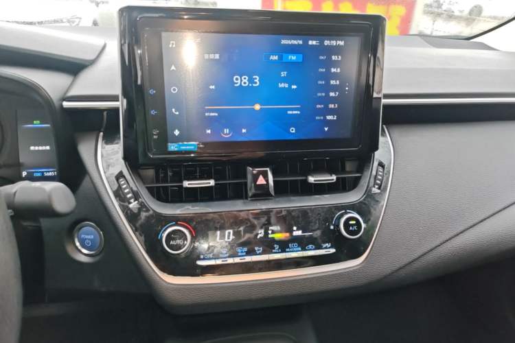 Used Toyota Corolla 2021 Dual-Motor 1.8L E-CVT Elite Edition Audio And AC Panel