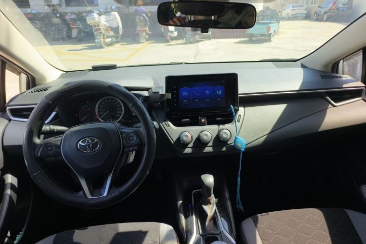 Used Toyota Corolla 2021 1.2T S-CVT Pioneer PLUS Edition Center Console