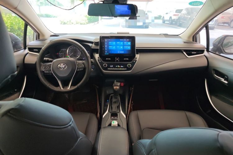 Used Toyota Corolla 2021 Dual-Motor 1.8L E-CVT Elite Edition Center Console