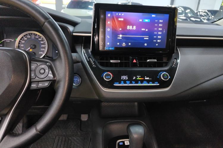 Used Toyota Corolla 2021 Dual-Motor 1.8L E-CVT Elite Edition Center Console