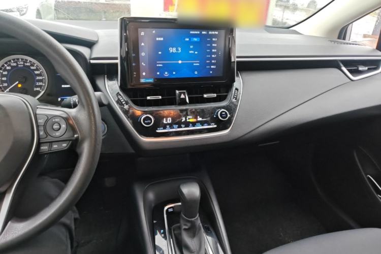 Used Toyota Corolla 2021 Dual-Motor 1.8L E-CVT Elite Edition Center Console